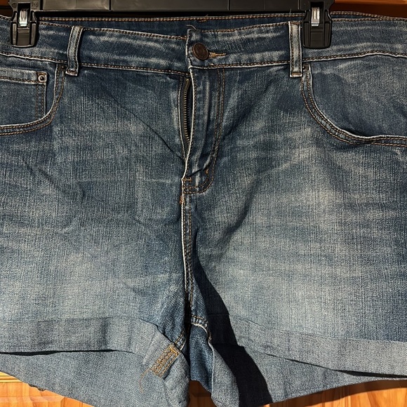 RUE 21 shorts - Picture 2 of 3